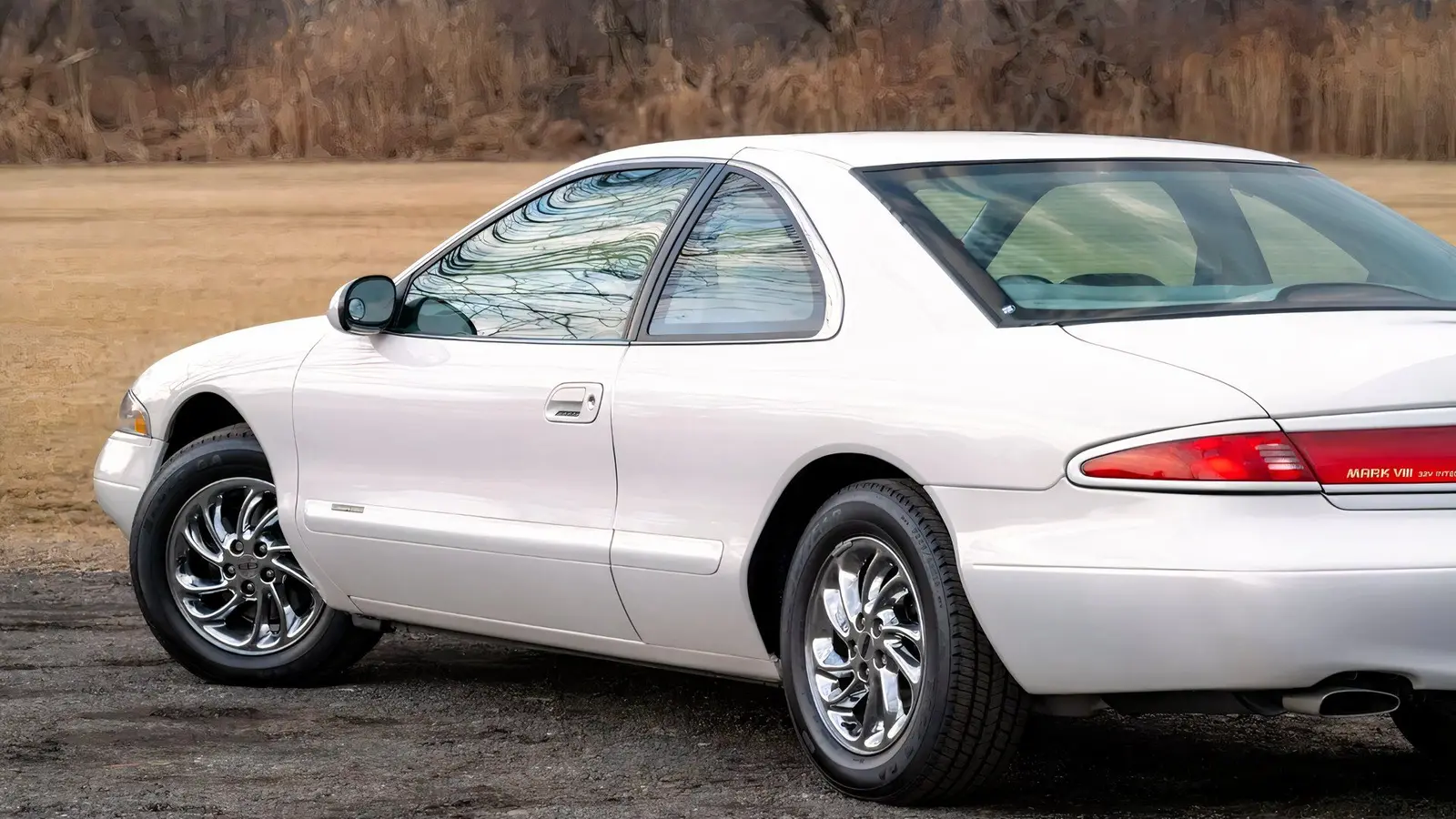 Lincoln Mark VIII 1998, V8 de 280 de cai, la doar 10.294 de dolari