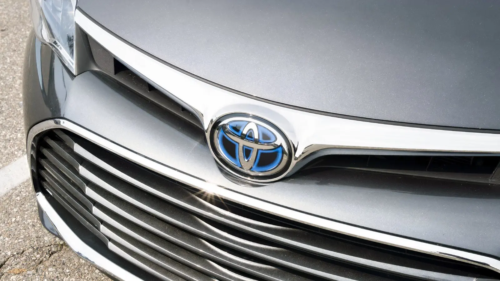 Toyota Avalon Hybrid: pe drumul spre bariera de un milion de mile